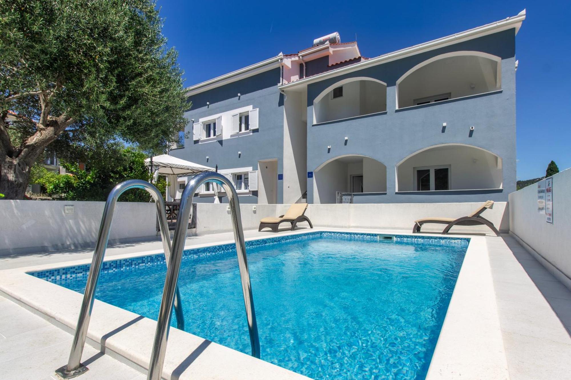 Villa Dalmatian Child With Swimming Pool, Close To The Beach Vinišće Extérieur photo
