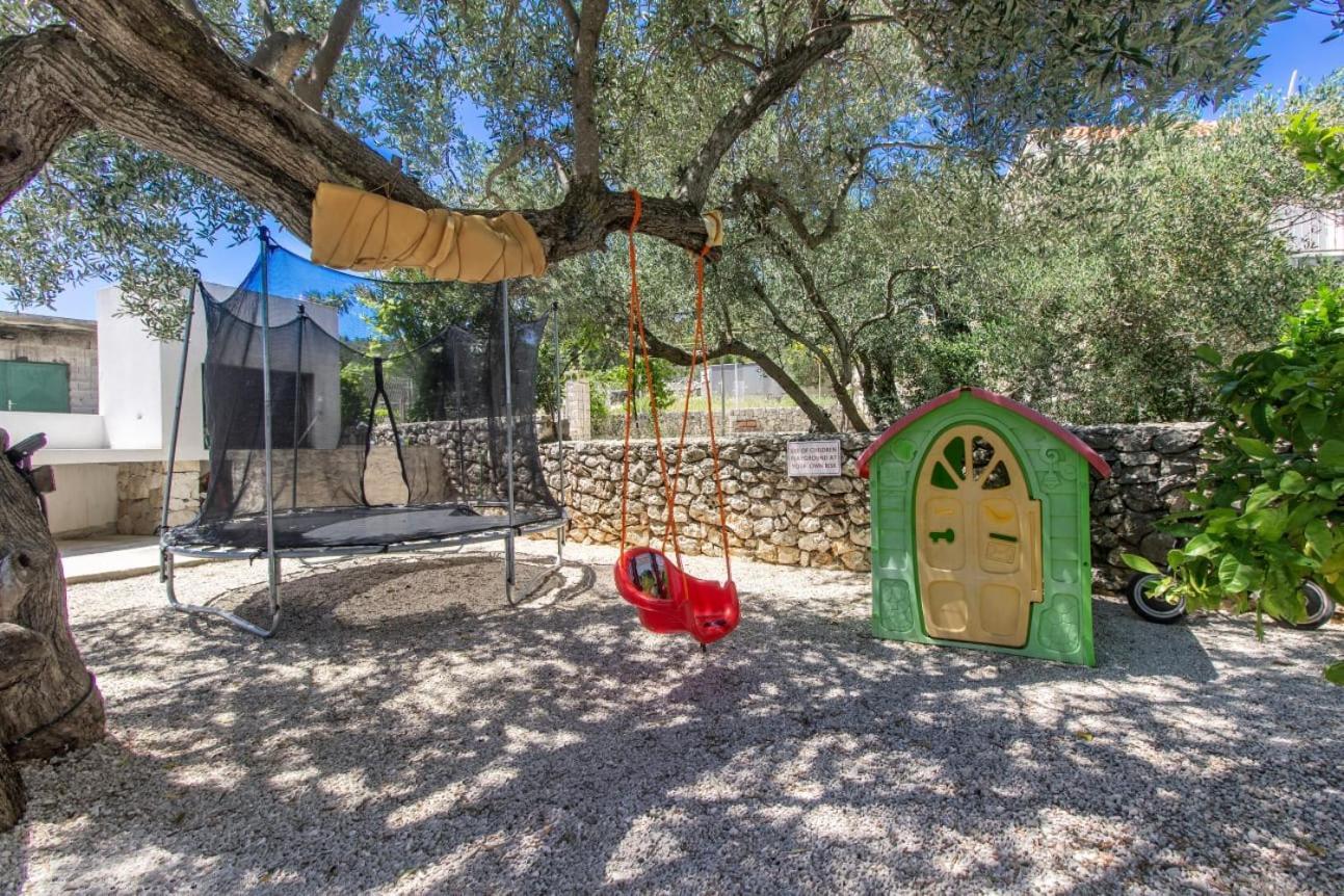 Villa Dalmatian Child With Swimming Pool, Close To The Beach Vinišće Extérieur photo