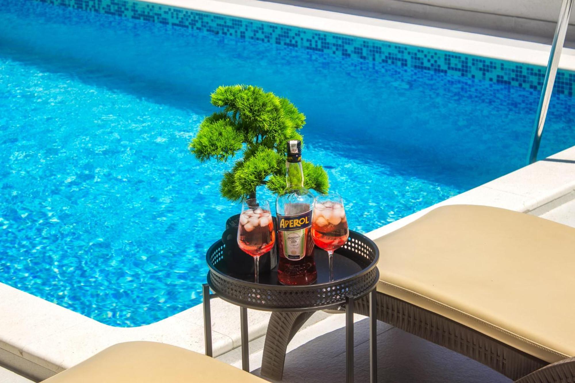 Villa Dalmatian Child With Swimming Pool, Close To The Beach Vinišće Extérieur photo