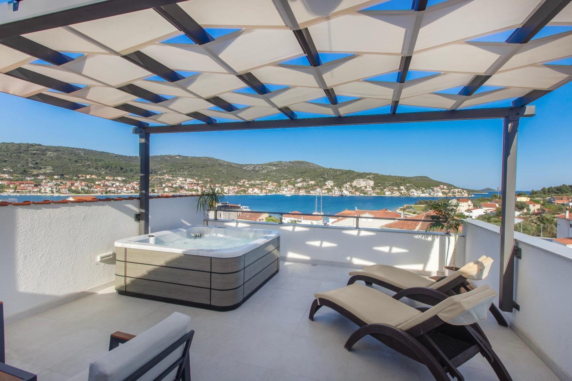 Villa Dalmatian Child With Swimming Pool, Close To The Beach Vinišće Extérieur photo