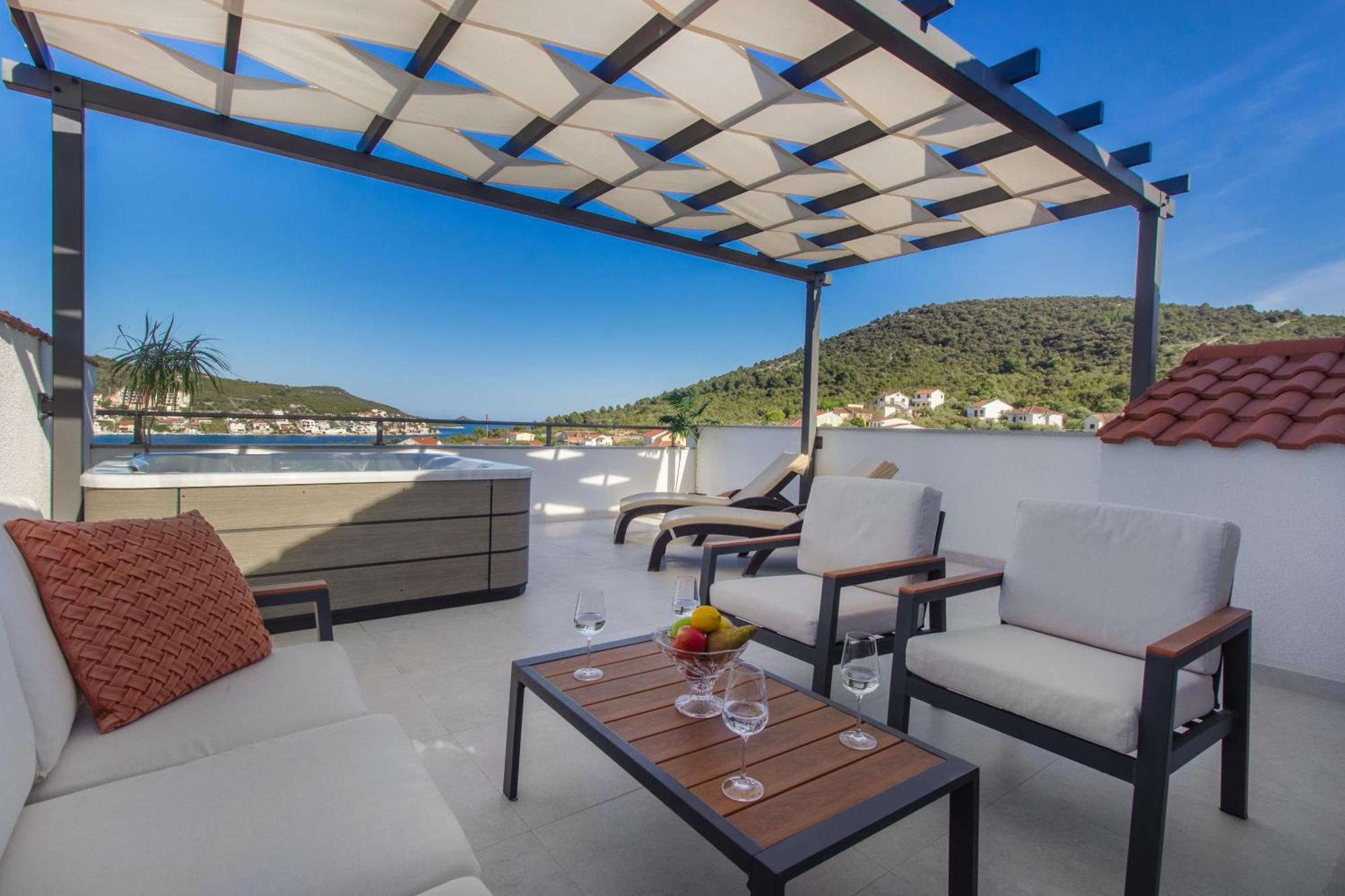 Villa Dalmatian Child With Swimming Pool, Close To The Beach Vinišće Extérieur photo